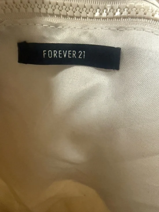 Forever 21 Soft Cream Large Quilted Shoulder Bag - Picture 2 of 4